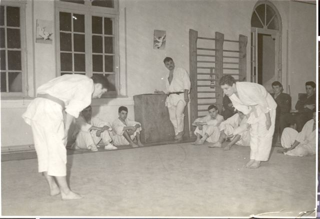 [2+Compèt+judo+sur+le+Tatami+du+séminaire+1966.jpg]