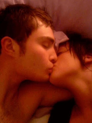 Ed Westwick And Chace Crawford Kiss. de Ed Westwick Y Chace