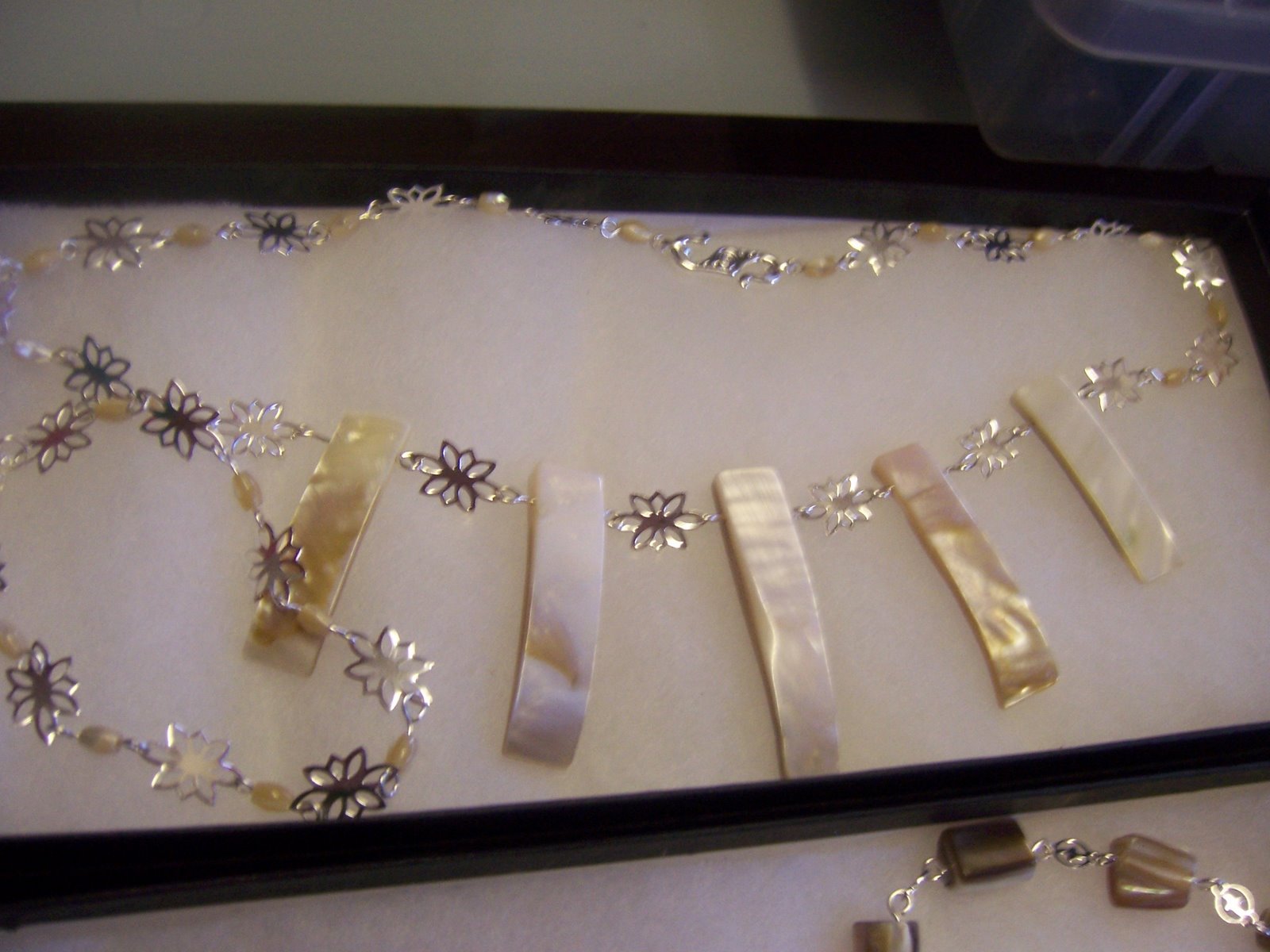 Large Mother of Pearl rectangular stick & flower link necklace & bracelet set.