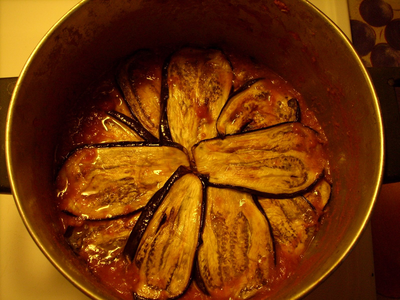 [eggplant+in+khoresht+2+12.07.jpg]