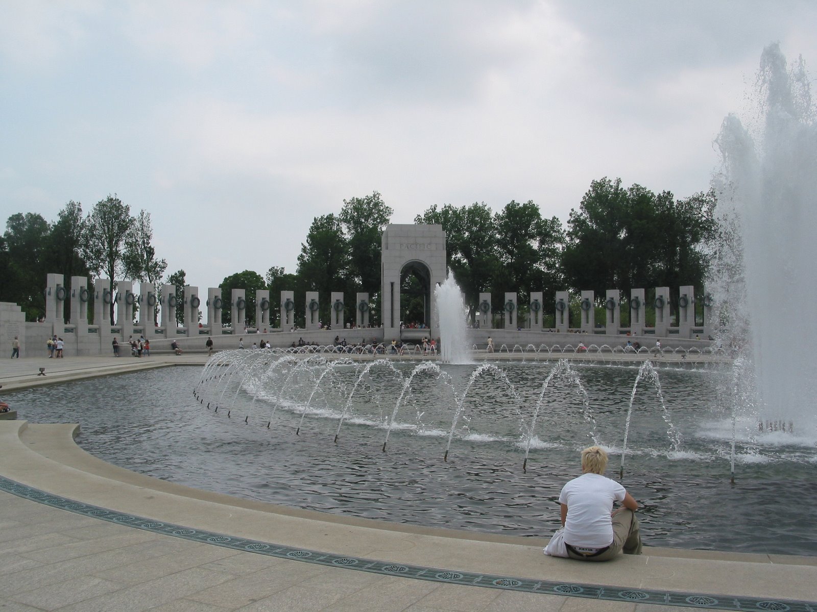 [WWII+Memorial.jpg]