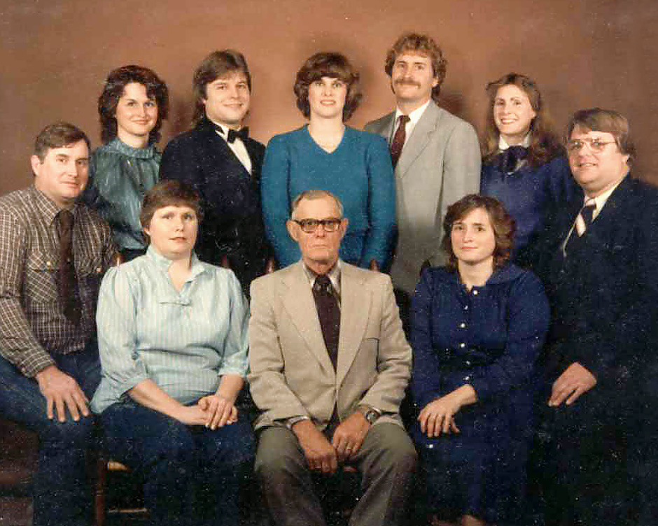 [1983-Paul+Harty+Sr+family+cropped.jpg]