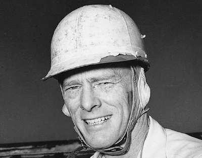 [5_Red+Byron_1949+champ_second+straight+NASCAR+title.jpg]