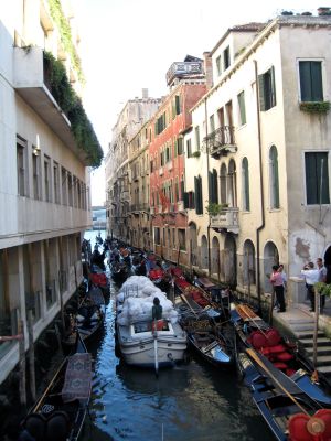 [3+-+Venice+Small+Canal.JPG]