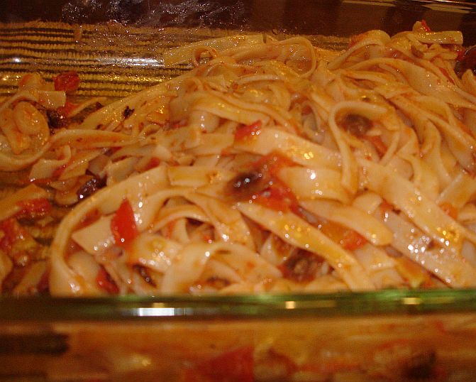 [tuyo+pasta+with+tomato.jpg]