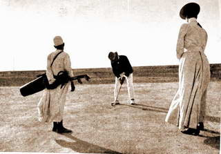 صور مصريه قديمه The+ball+is+good.+The+elegant+ones+in+1901,+golfent+with+the+club+of+H%C3%A9louan.