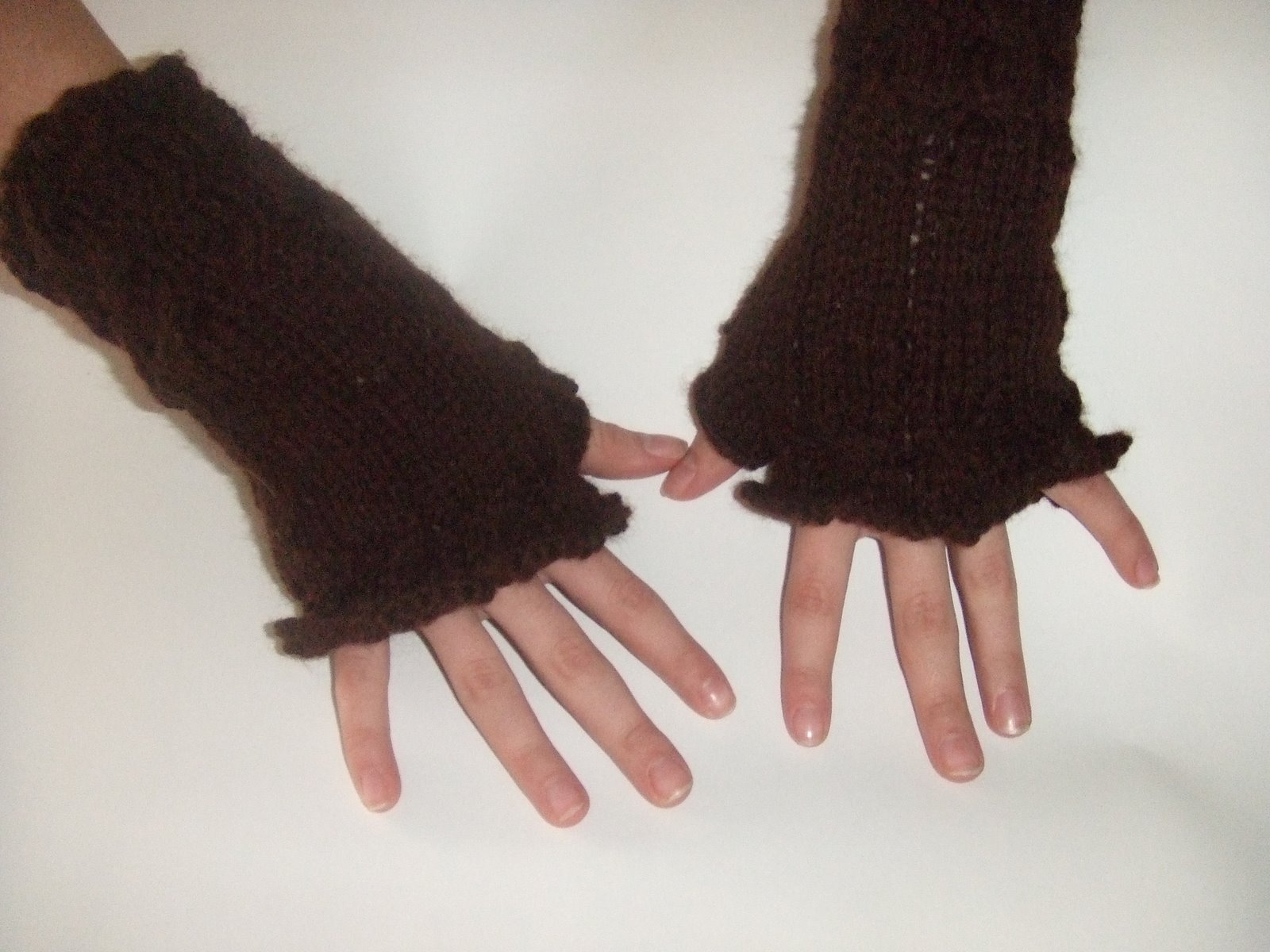 [fingerless+gloves.JPG]