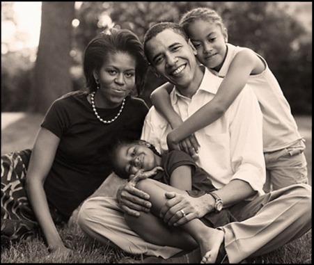 [obama_family_2006_xmas_card.jpg]