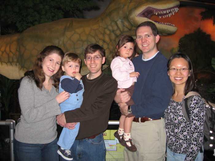 [2+Families+at+the+science+museum_1_1.jpg]