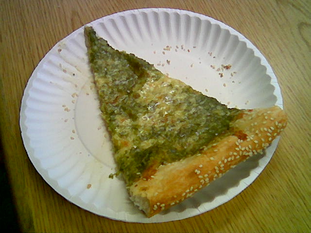 [juniors-pesto-pizza-slice-seasame-crust.jpg]