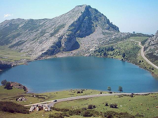 [lagos_covadonga.jpg]