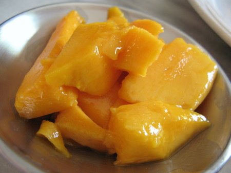 [cut+mangoes.jpg]