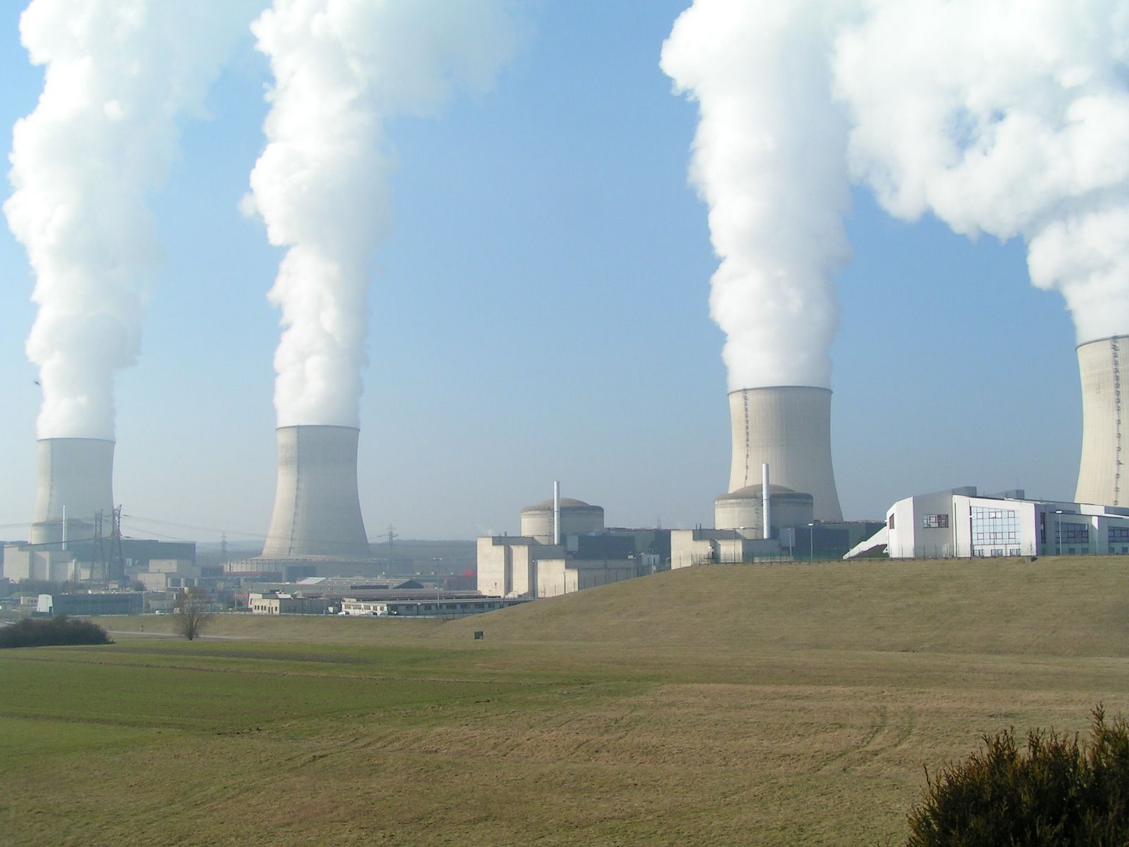 [Nuclear_Power_Plant_Cattenom.jpg]
