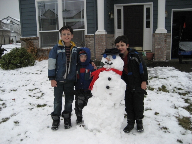 [Cameron,Hyrum,+Andrew+and+snowman.JPG]