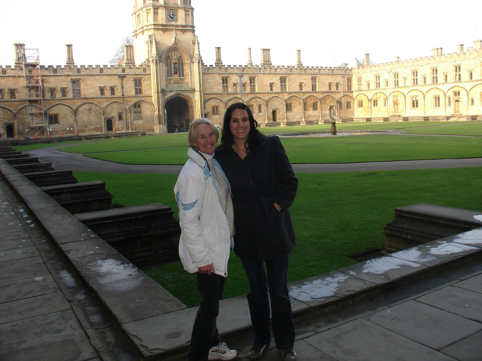[Mom+and+Colleen+at+Christchurch+College,+Oxford.JPG]
