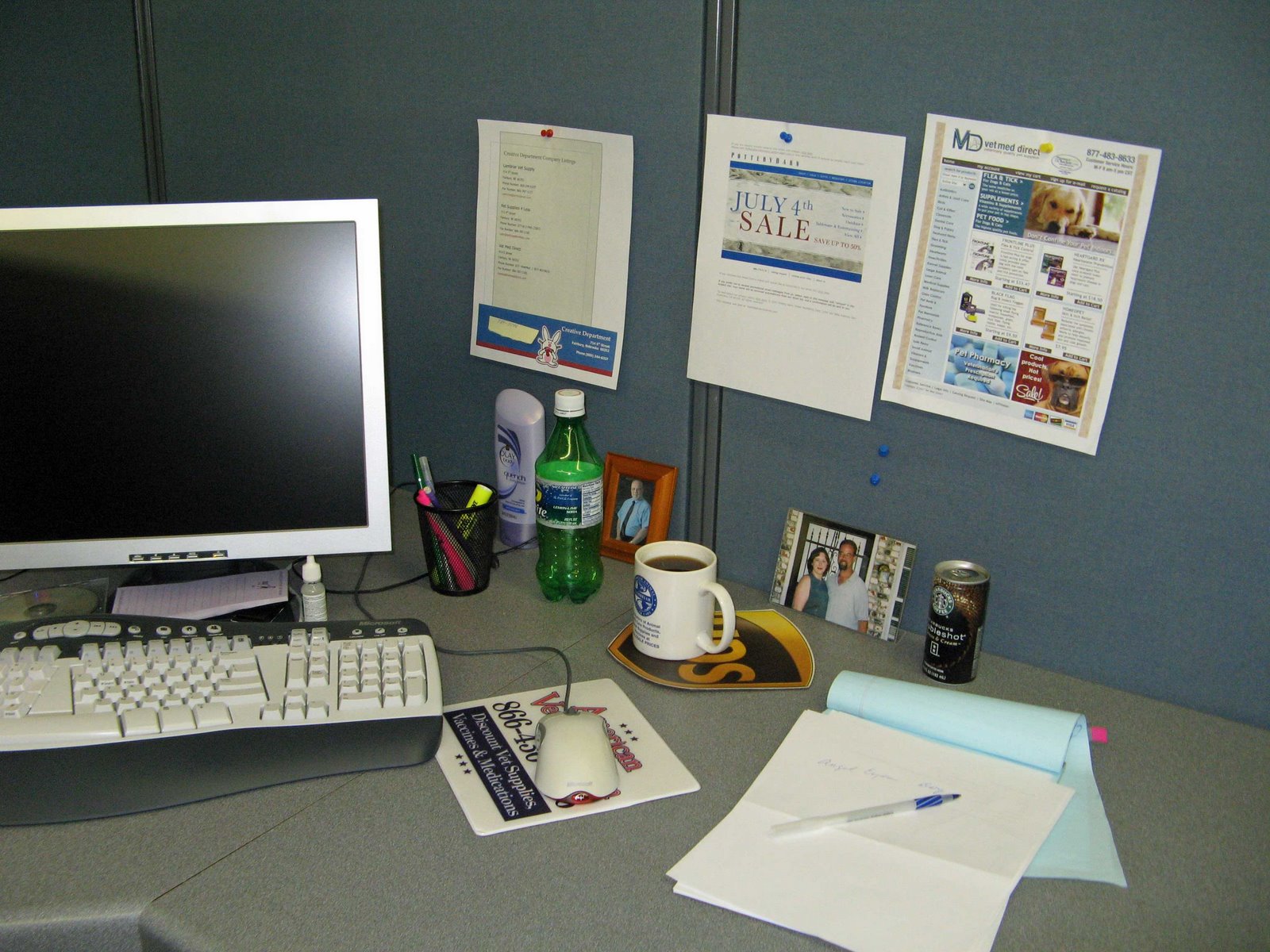 [Copy+of+my-desk-at-work.jpg]