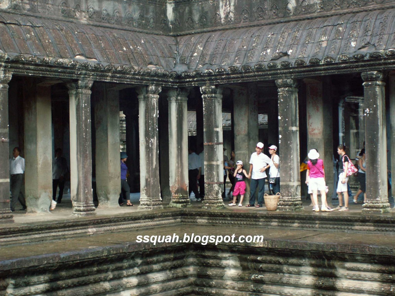 [AngkorWat04-PICT0165.jpg]