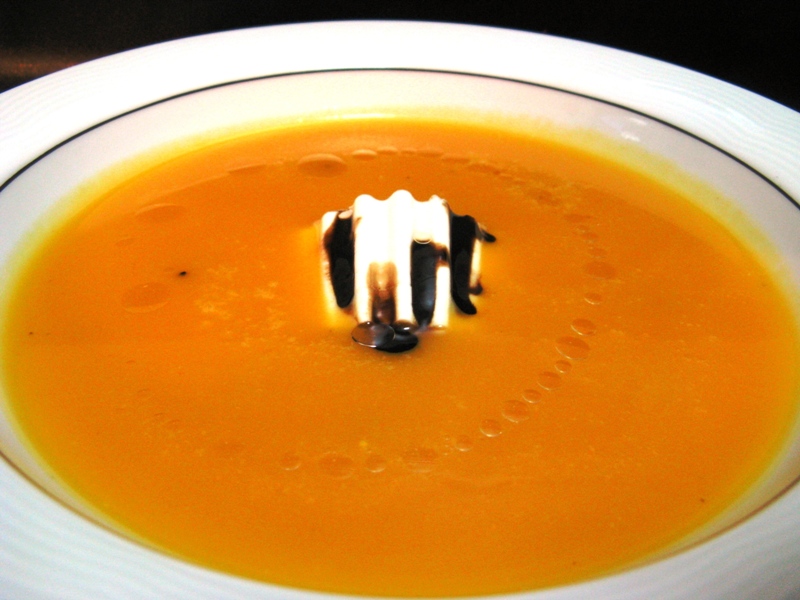 [crema+carbassa,+formatge,+oli+sèsam+i+reducció+balsàmic+(3)-2.jpg]