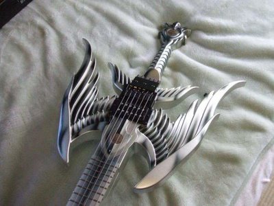 [angel_sword_guitar1.jpg]