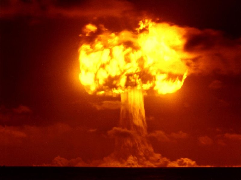 [nuclear-bomb-explosion.jpg]