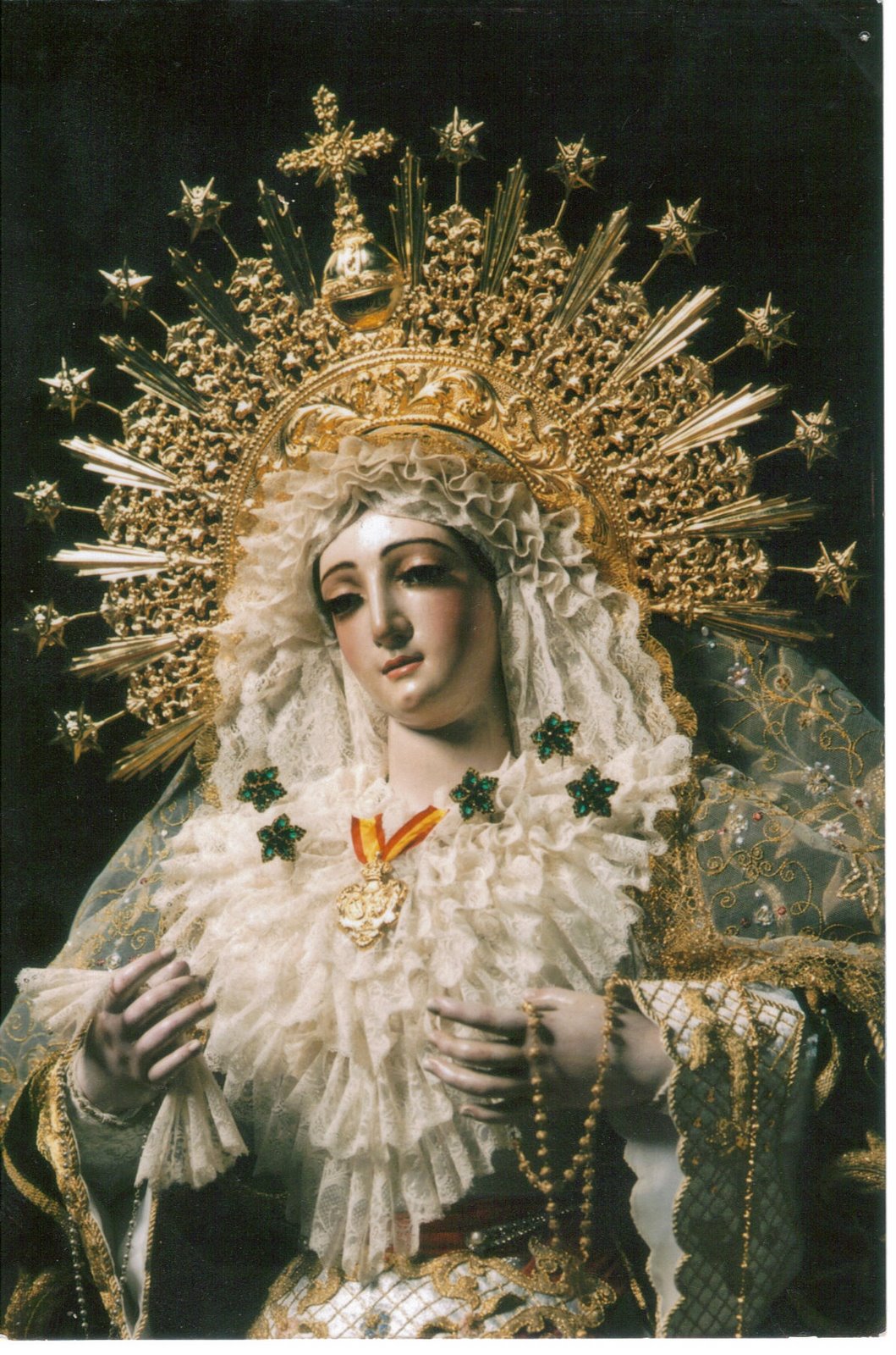 [Virgen+de+la+Sangre+con+su+Diadema+de+Oro.jpg]