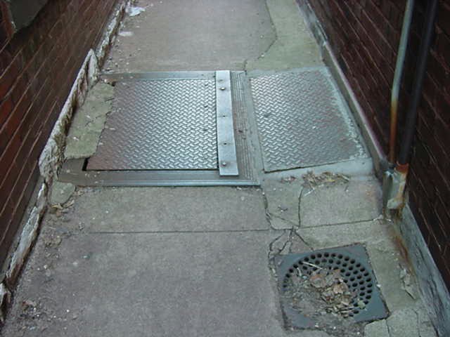 St. Louis Brick: JEN'S GANGWAY How To Get Something Out Of A Street Drain