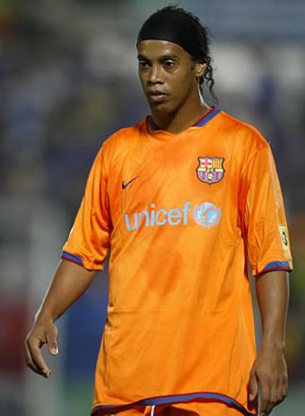 [Ronaldinho_partido_Liga.jpg]