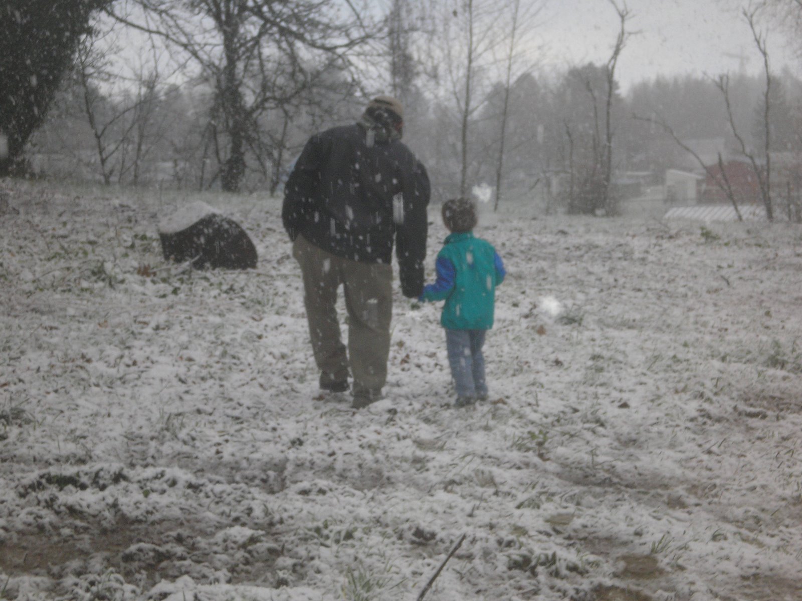 [Aidan+and+Daddy+walking+in+the+snow.JPG]