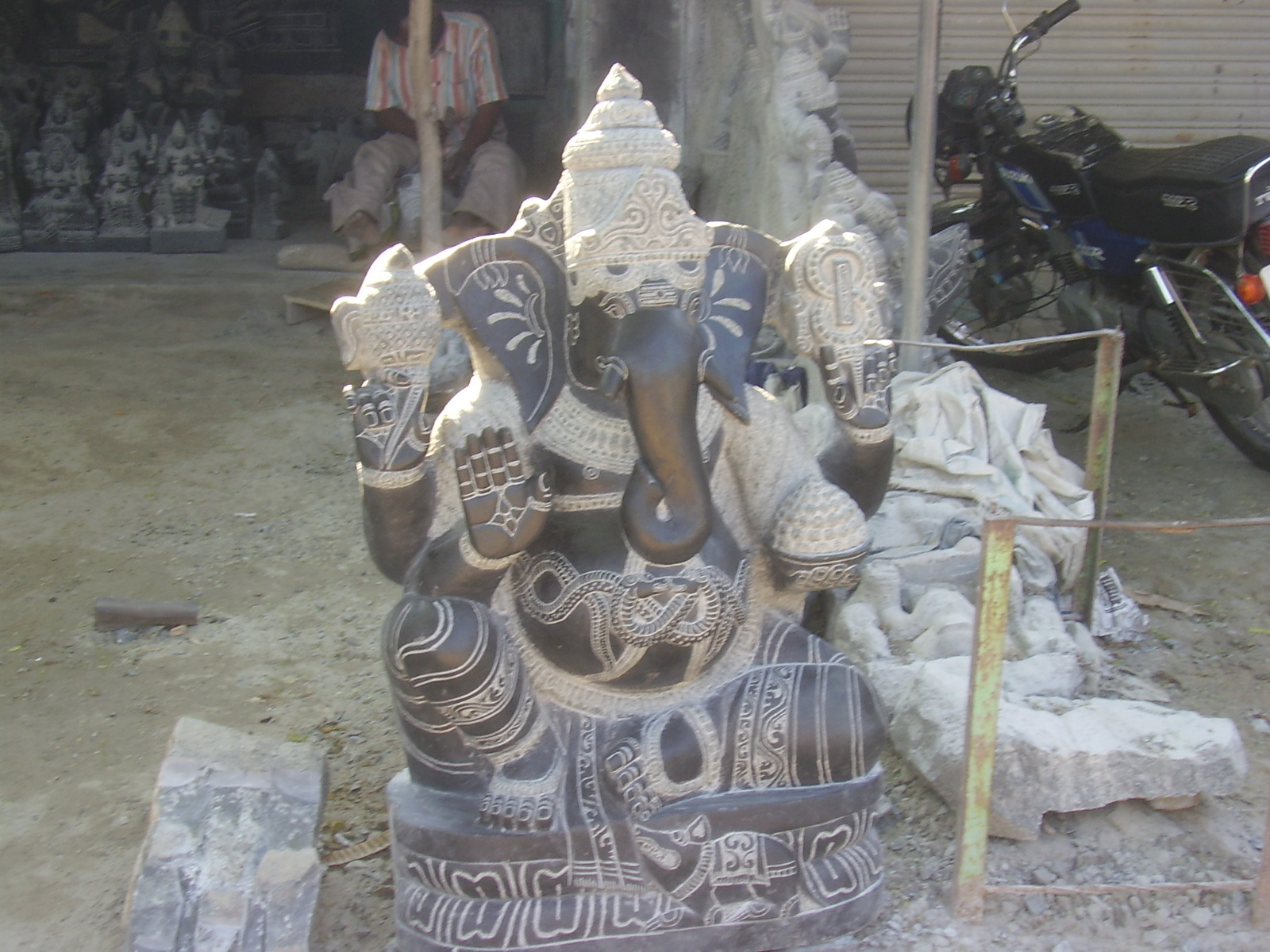[Mamallapuram++Vinayakar+1.jpg]