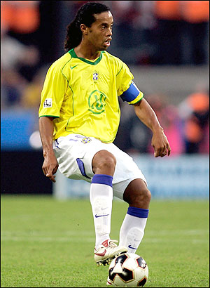 [Ronaldinho-6.22.jpg]