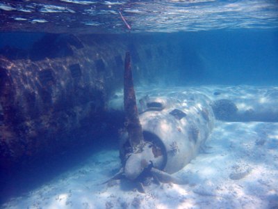[underwaterplane.jpg]