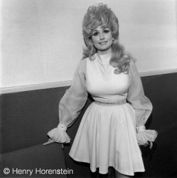 [Dolly+Parton+1972.jpg]