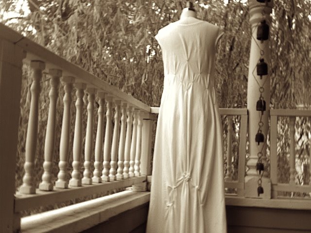 [Alicia's+Wedding+Dress+21.jpg]