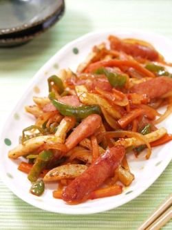 [chili-style+stir-fried+kamaboko+sausage+and+vegetables.jpg]