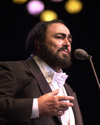 [Luciano+Pavarotti+01.jpg]