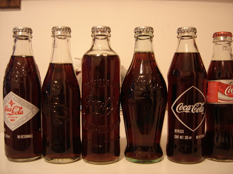 [800px-Cocacolacollection.JPG]