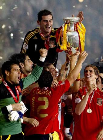 [Espana_celebra_triunfo_final_Alemania.jpg]