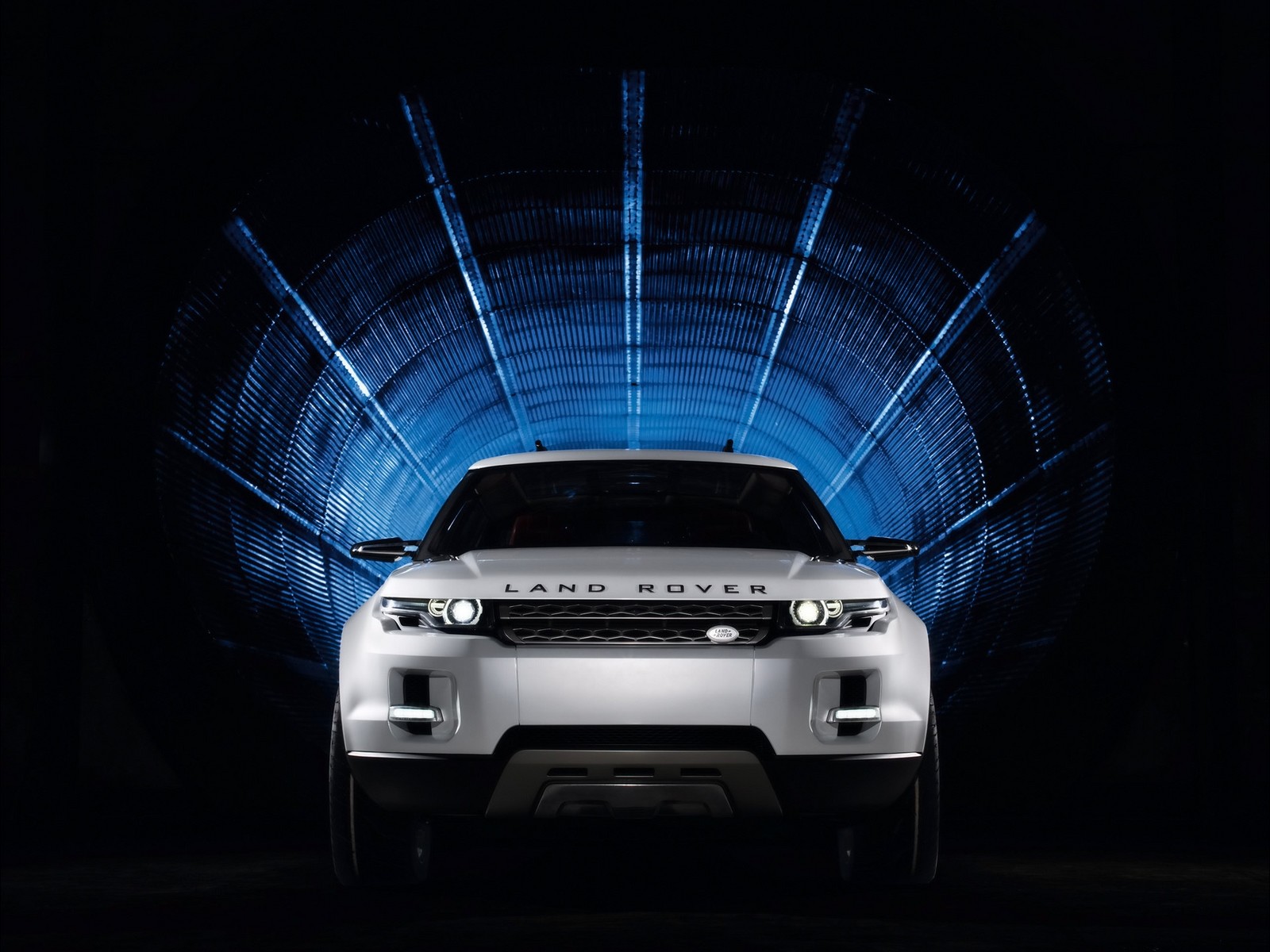 [2008-Land-Rover-LRX-Concept-01.jpg]