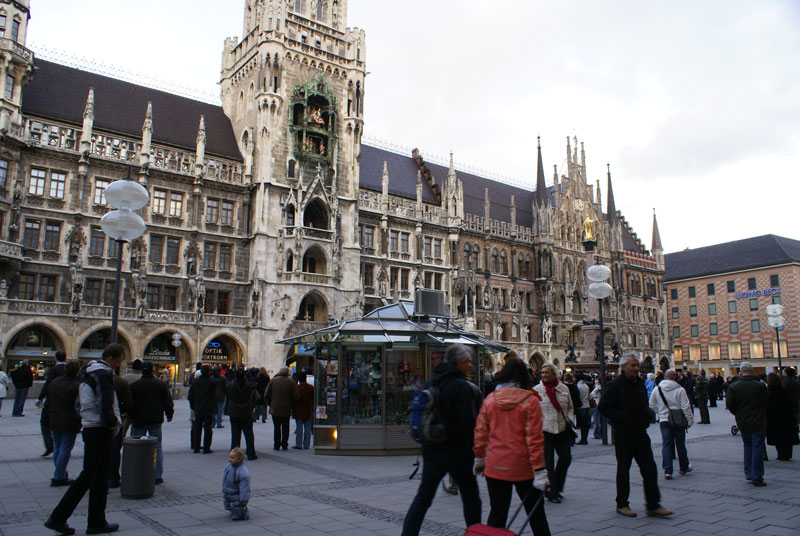 [Munich-Old-Town-Hall.jpg]