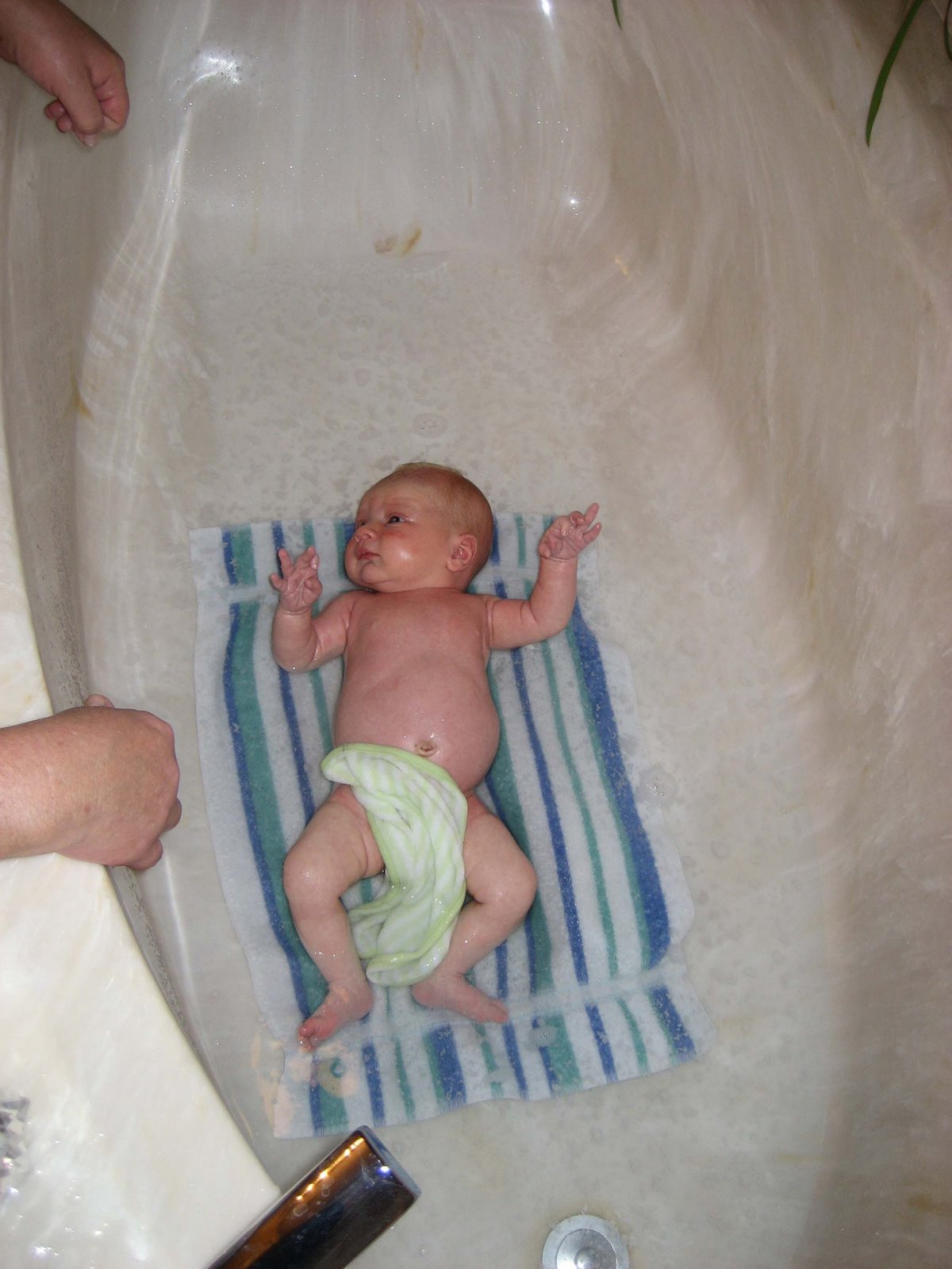 [011807-little+baby+big+tub-comp.jpg]
