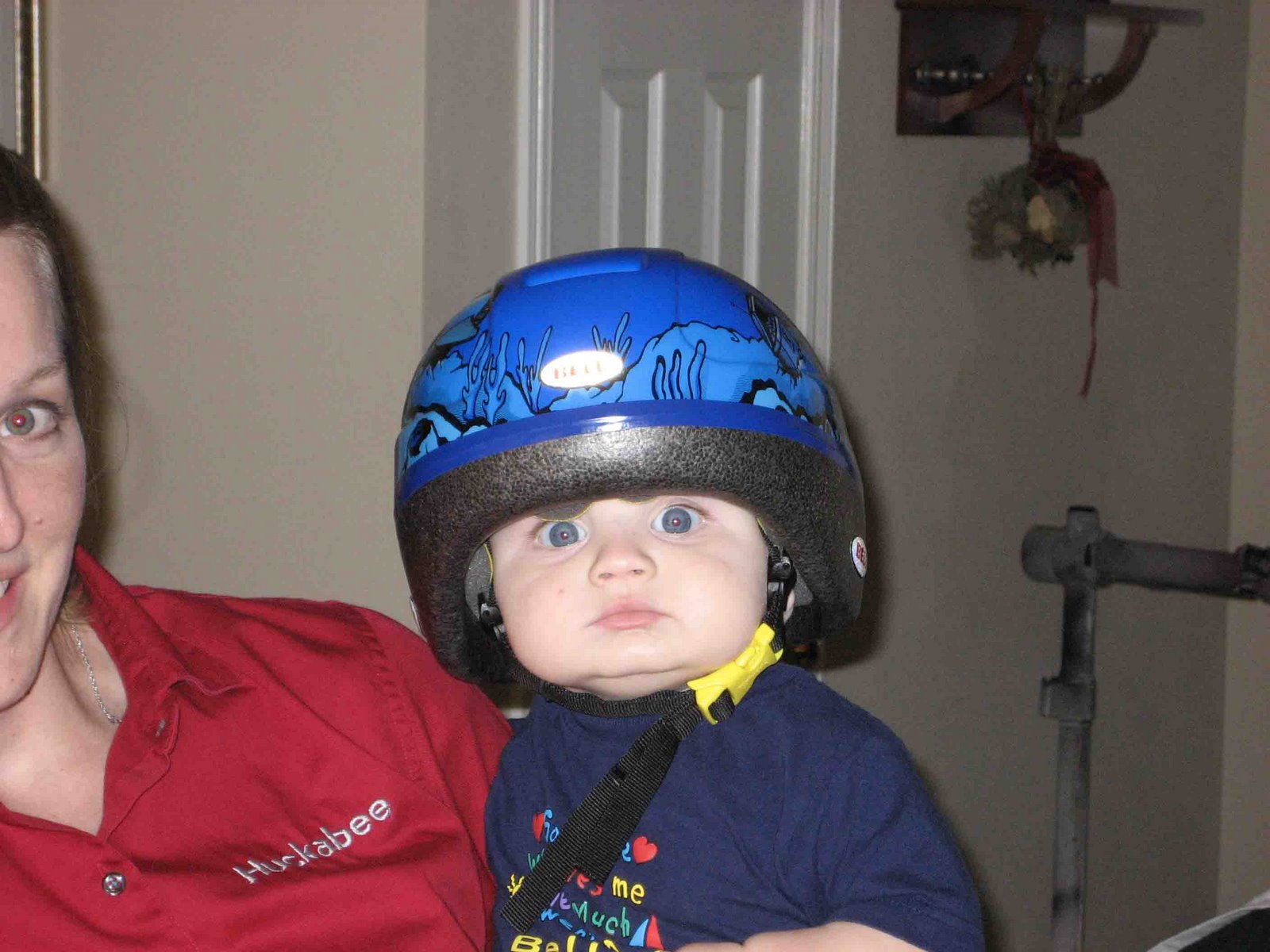 [092707-bike+helmet-comp.jpg]