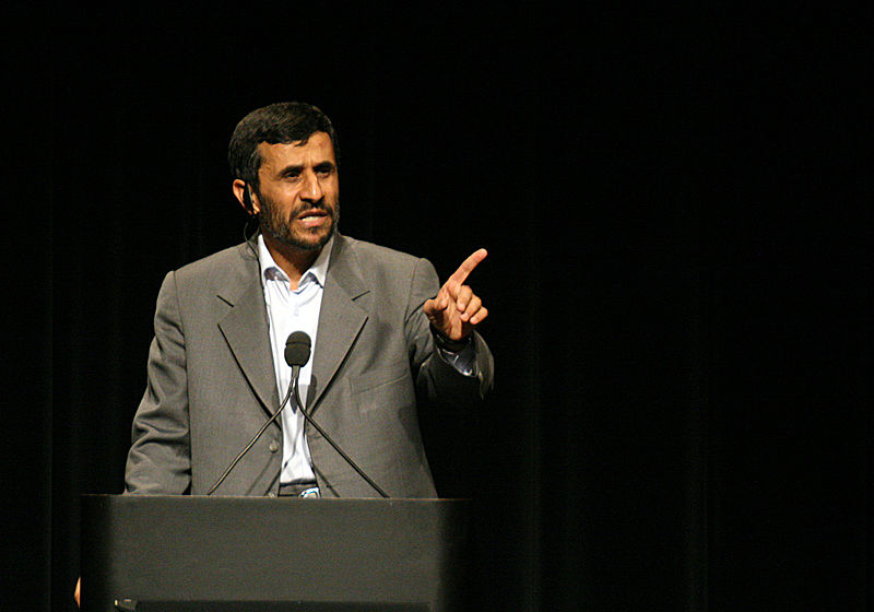 [800px-Mahmoud_Ahmadinejad_Columbia.jpg]