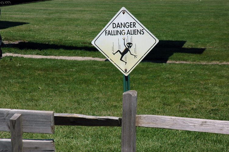 [Falling+aliens.jpg]