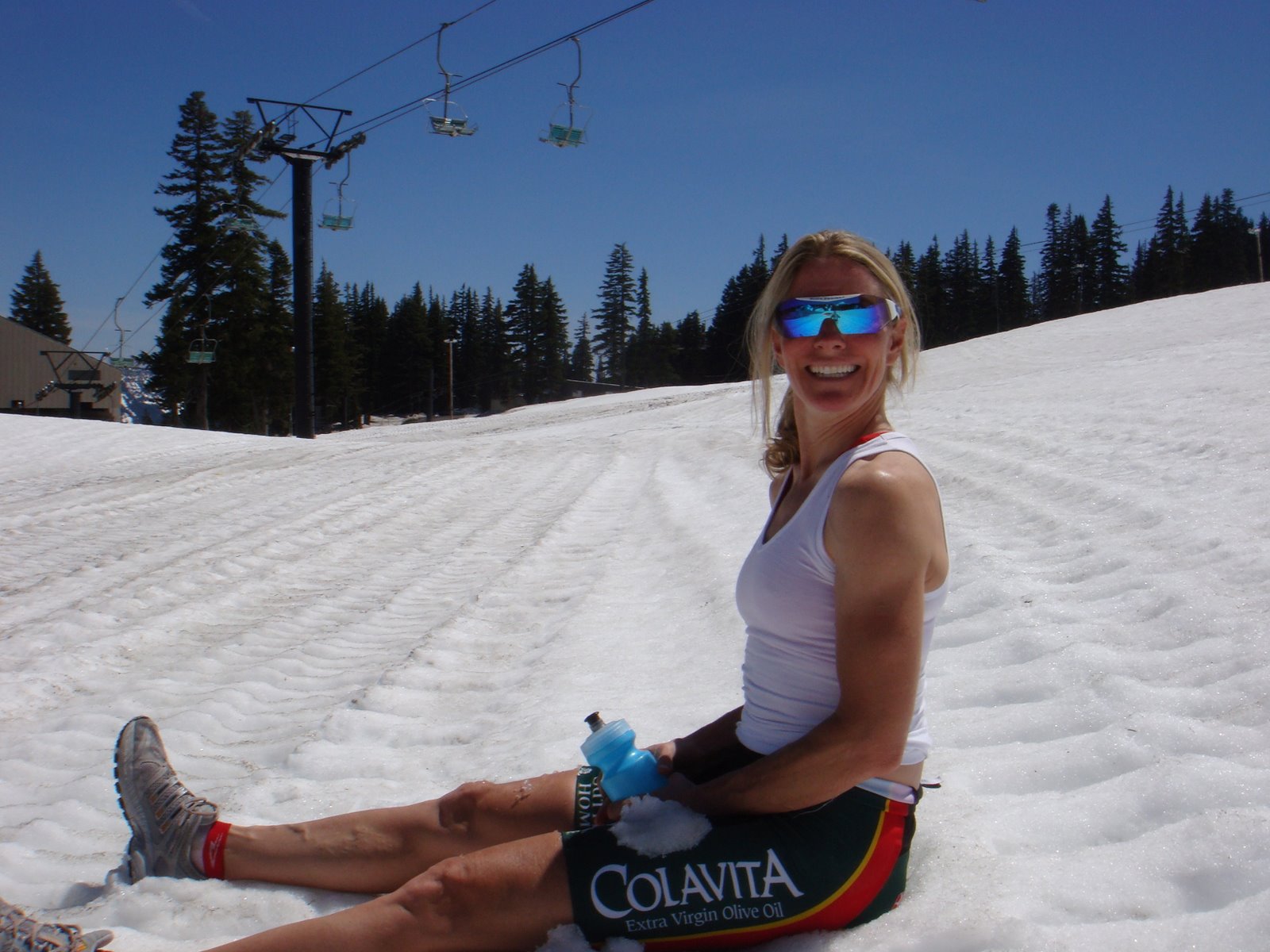 [Tina+sitting+in+the+snow+after+a+hot+stage+4+that+finished+at+Mt+Hood+Meadows+ski+resort+-+OR.JPG]