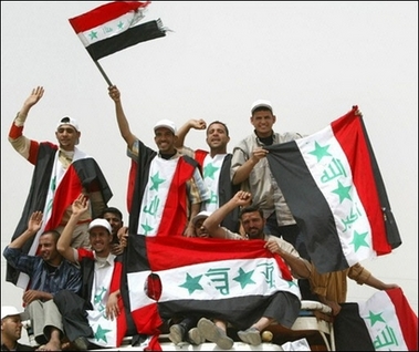 [Anti+US+rally+of+Moqtada+al-Sadr+supporters+in+Najaf+8+Apr+2007.jpg]