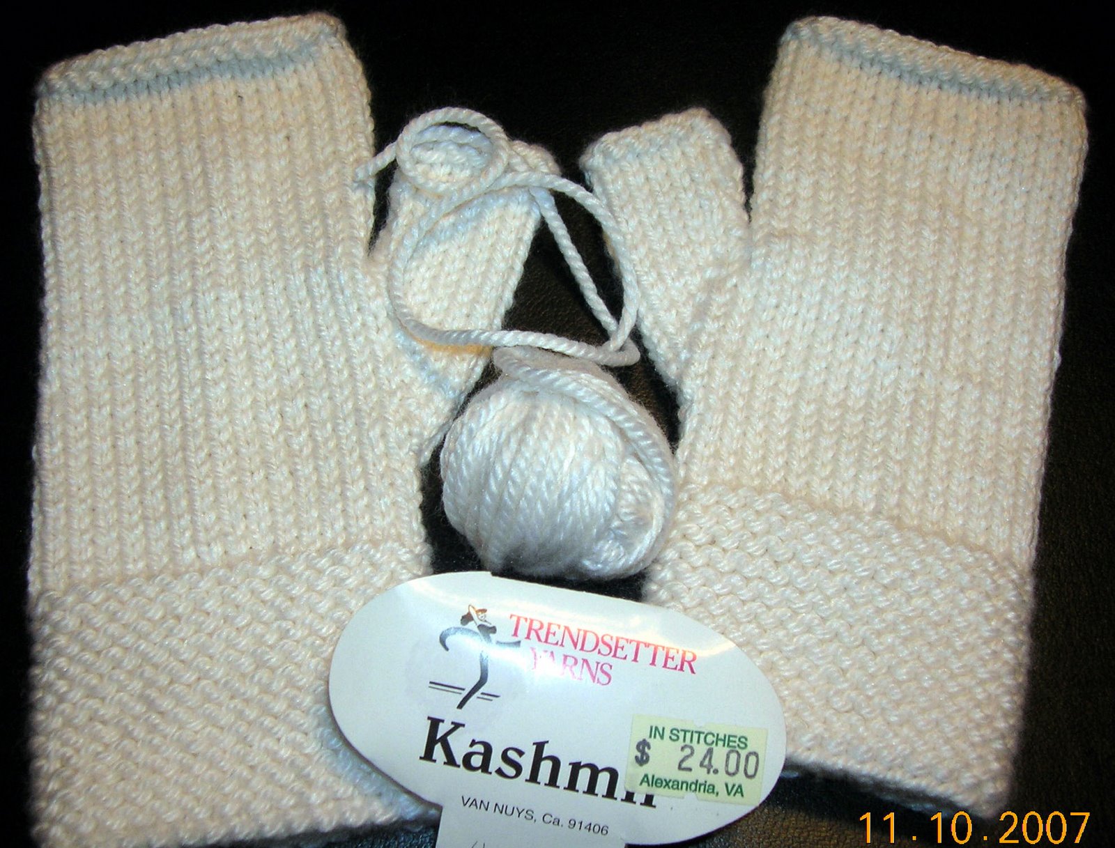 [Fingerless+gloves+Trendsetter+Kashmir.jpg]