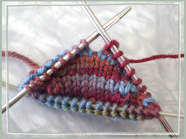 [2007-11-12+leaves+knitting+006.jpg]