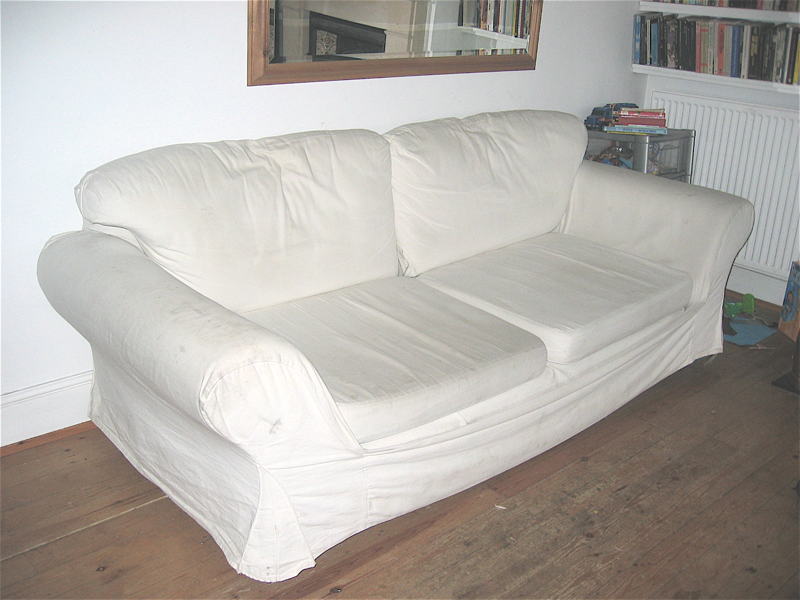 [sofa+side.JPG]