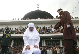 [caning%20in%20aceh.jpg]