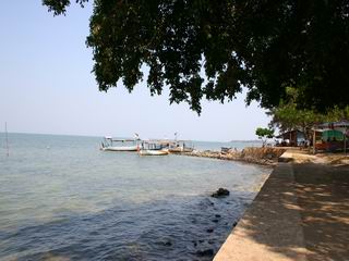 [Kartini_beach.jpg]